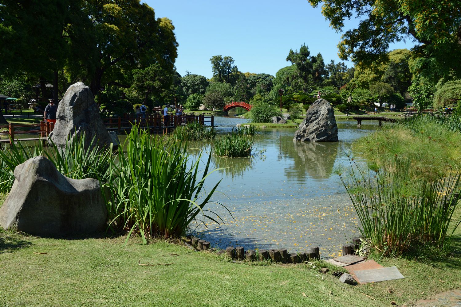 08 Lake, Red Bridge, Large Rocks Japones Japanese Garden Buenos Aires